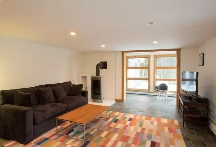 Mid_modern 4 Br