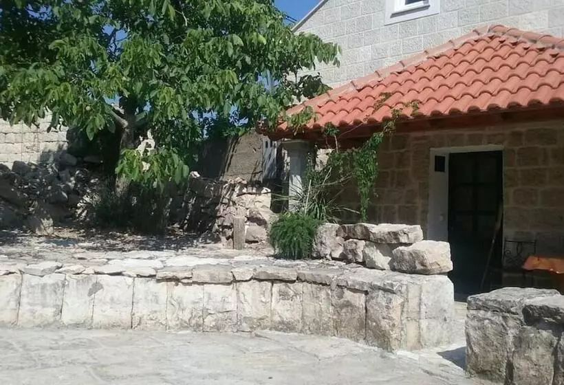 Majatalo Fishing Family House