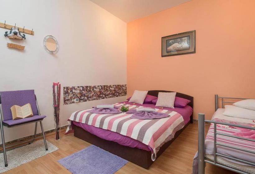 Pensió Guest House Ivona