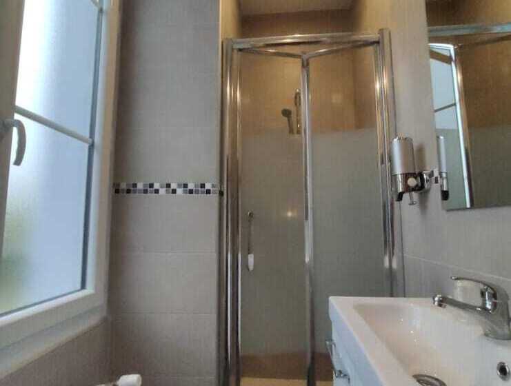 Отель Hôtel Le Dormeux