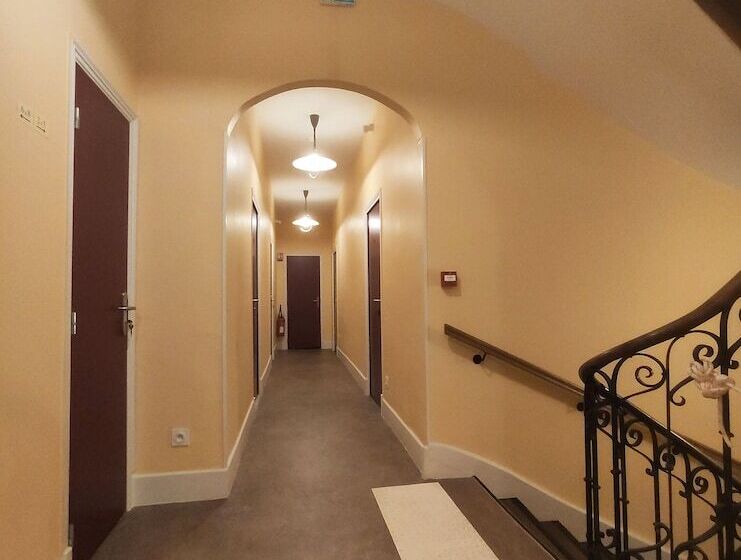 Отель Hôtel Le Dormeux