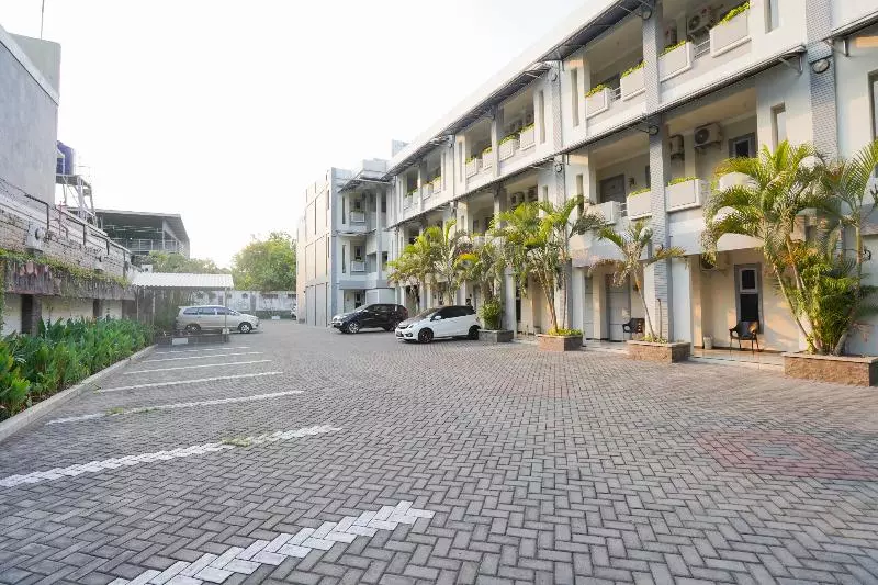 ホテル Oyo 2075 Graha Marina