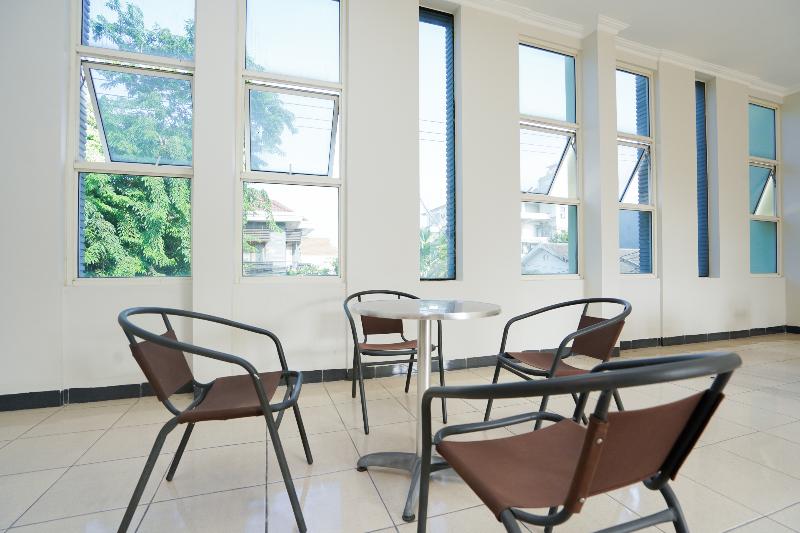 Hotel Oyo 2075 Graha Marina