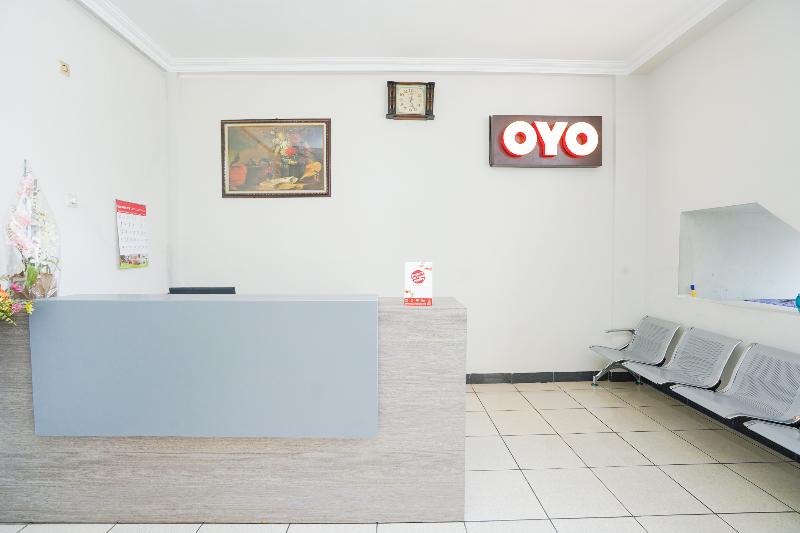 Hotel Oyo 2075 Graha Marina