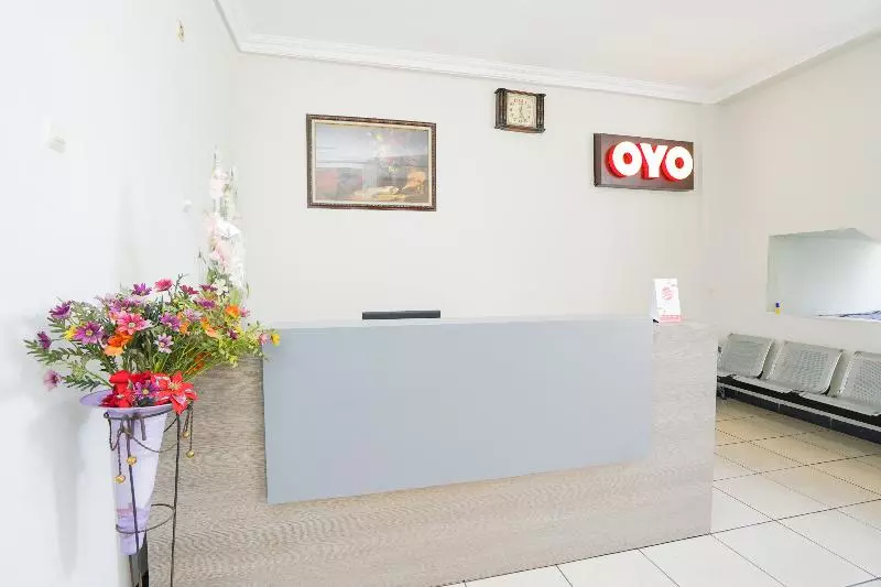 ホテル Oyo 2075 Graha Marina