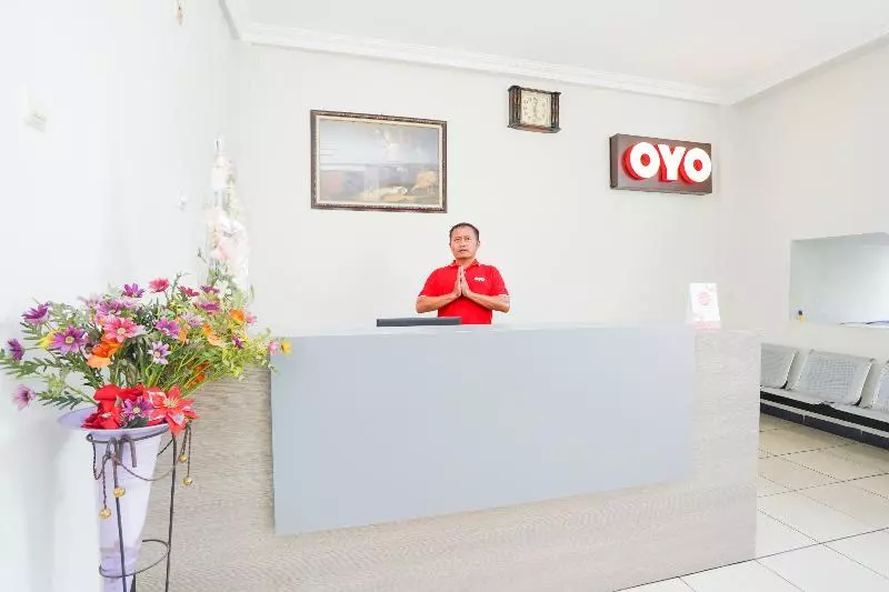 ホテル Oyo 2075 Graha Marina