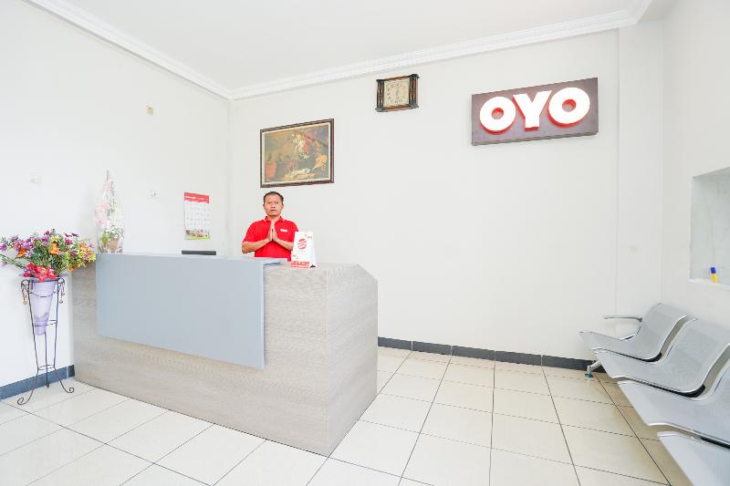 Hotel Oyo 2075 Graha Marina