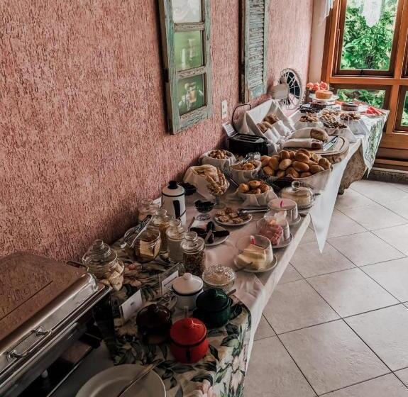 Pensão Pousada Aracê