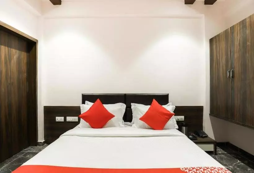 ホテル Oyo 48307  Majestic Somnath