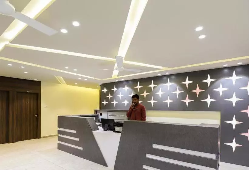 ホテル Oyo 48307  Majestic Somnath
