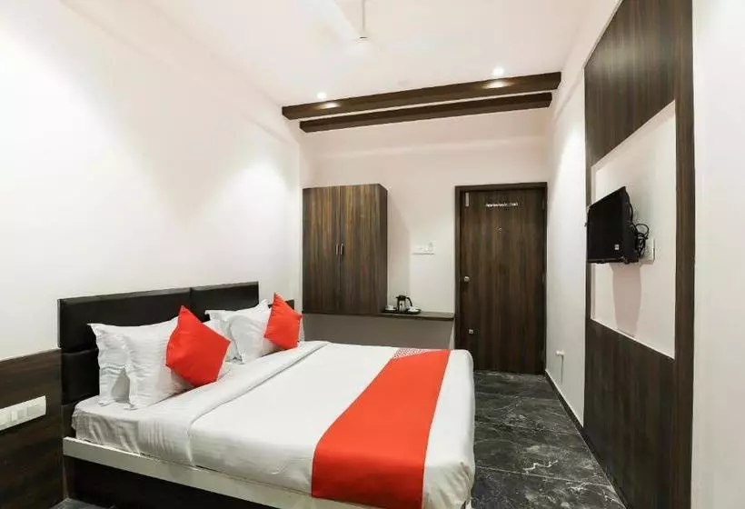 ホテル Oyo 48307  Majestic Somnath