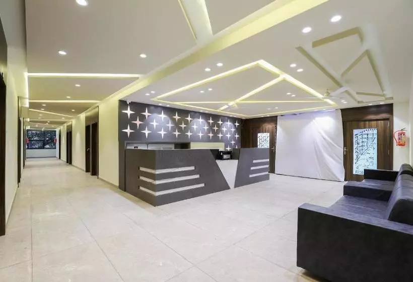 ホテル Oyo 48307  Majestic Somnath