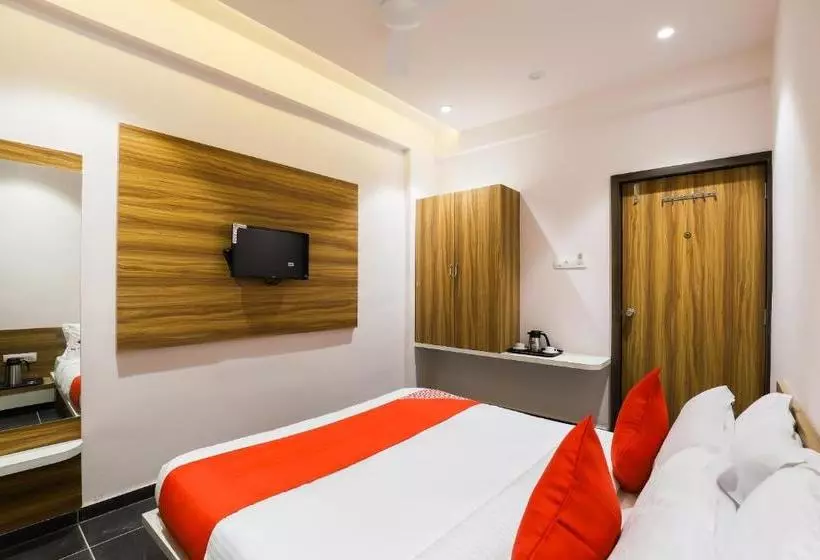 ホテル Oyo 48307  Majestic Somnath