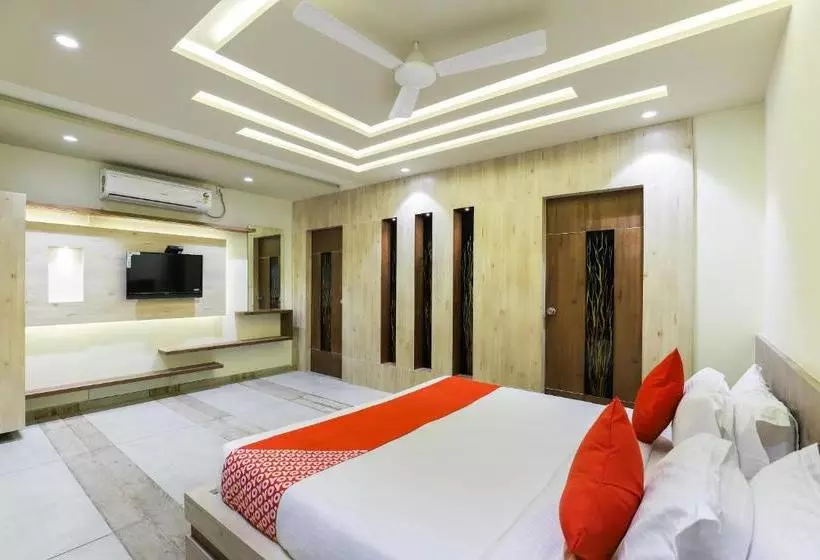 ホテル Oyo 48307  Majestic Somnath