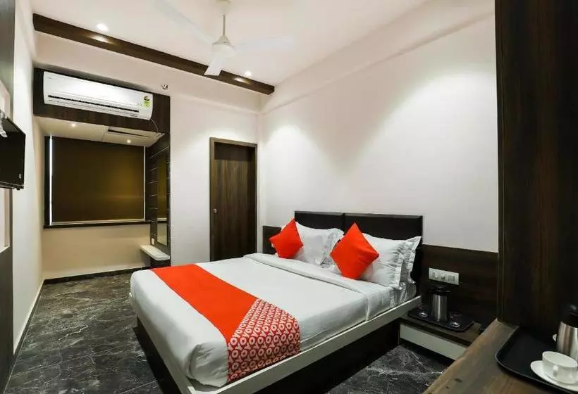 ホテル Oyo 48307  Majestic Somnath