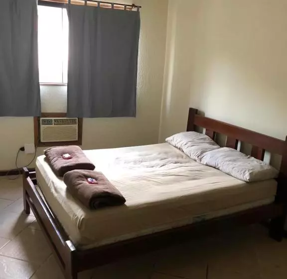 Hotel Oyo Fragata Praia