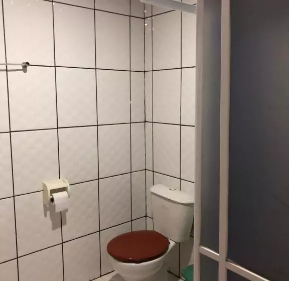 Hotel Oyo Fragata Praia