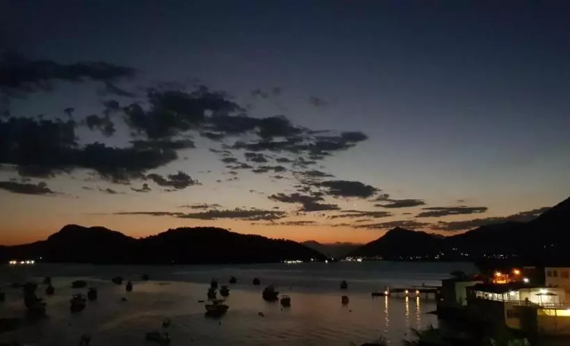 Hotel Oyo Fragata Praia