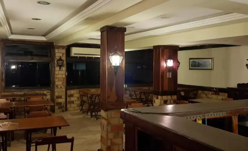 Hotel Oyo Fragata Praia