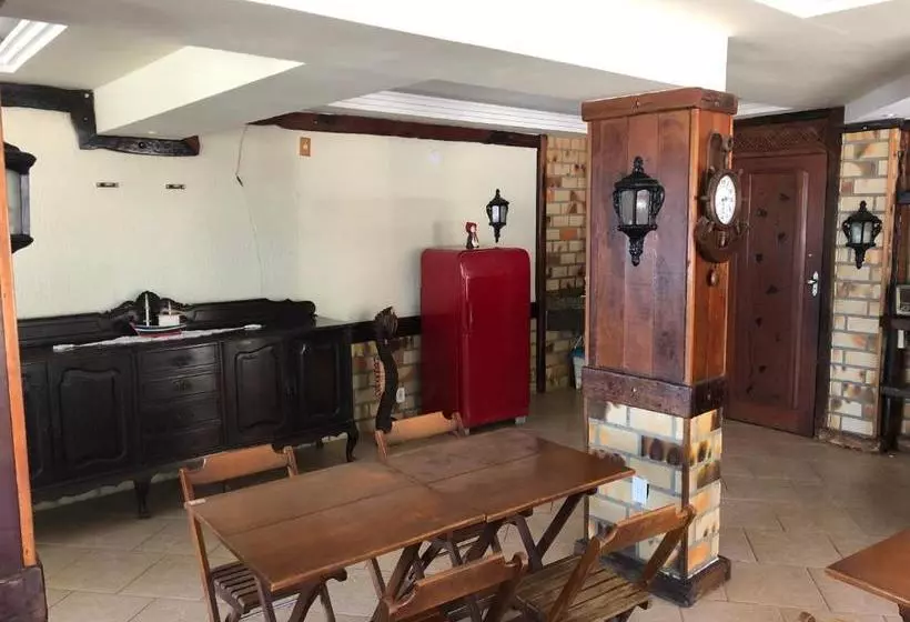 Hotel Oyo Fragata Praia