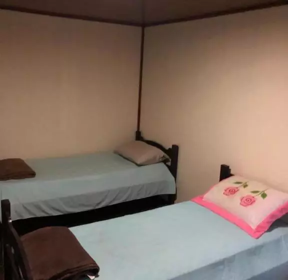 Hotel Oyo Fragata Praia