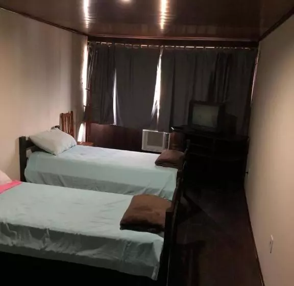 Hotel Oyo Fragata Praia