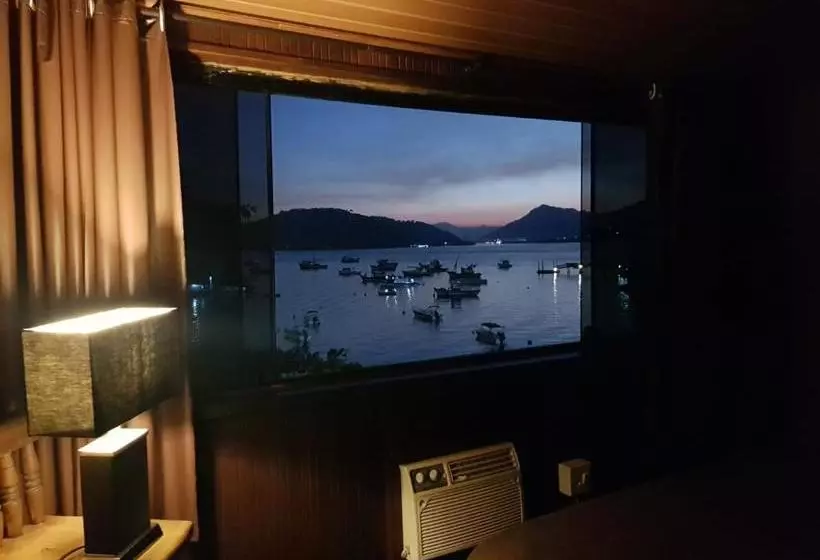 Hotel Oyo Fragata Praia