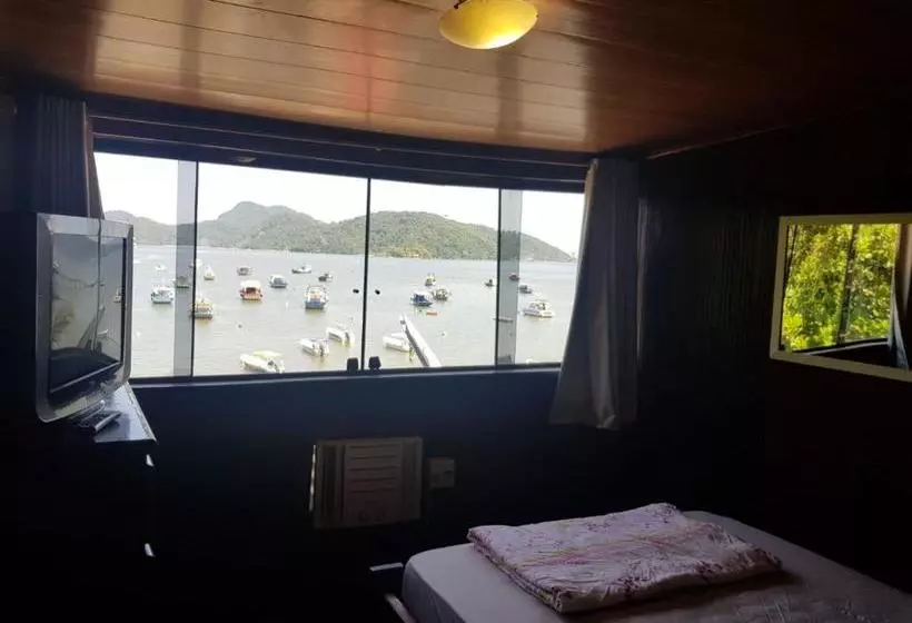 Hotel Oyo Fragata Praia