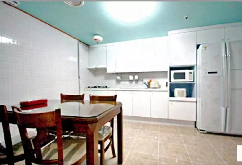 هاستل Ivy Oneroomtel