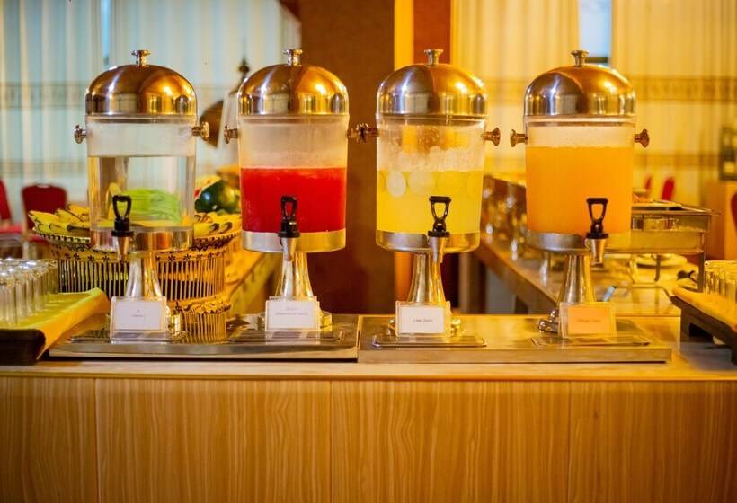 هتل Eoutfitting Golden Country