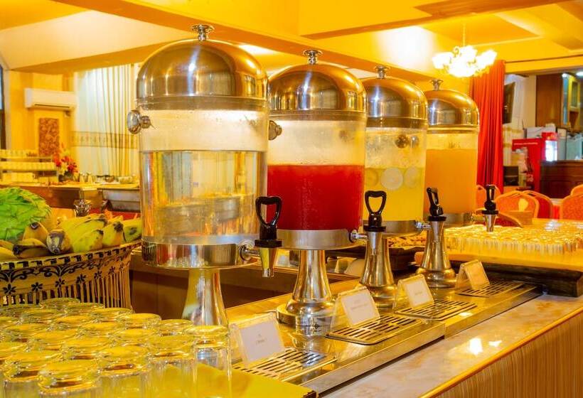 هتل Eoutfitting Golden Country