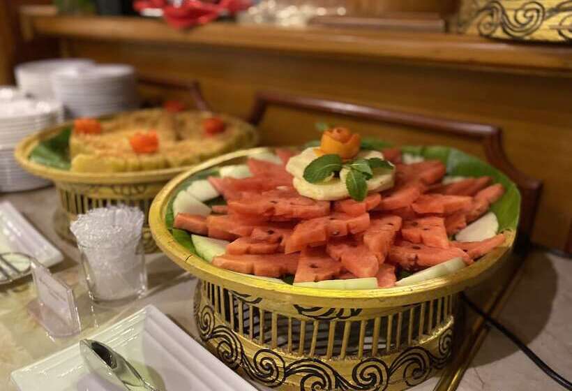 هتل Eoutfitting Golden Country