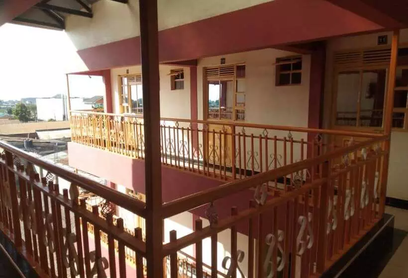 هتل Kq Grill And Bistro