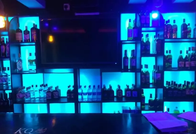 هتل Kq Grill And Bistro