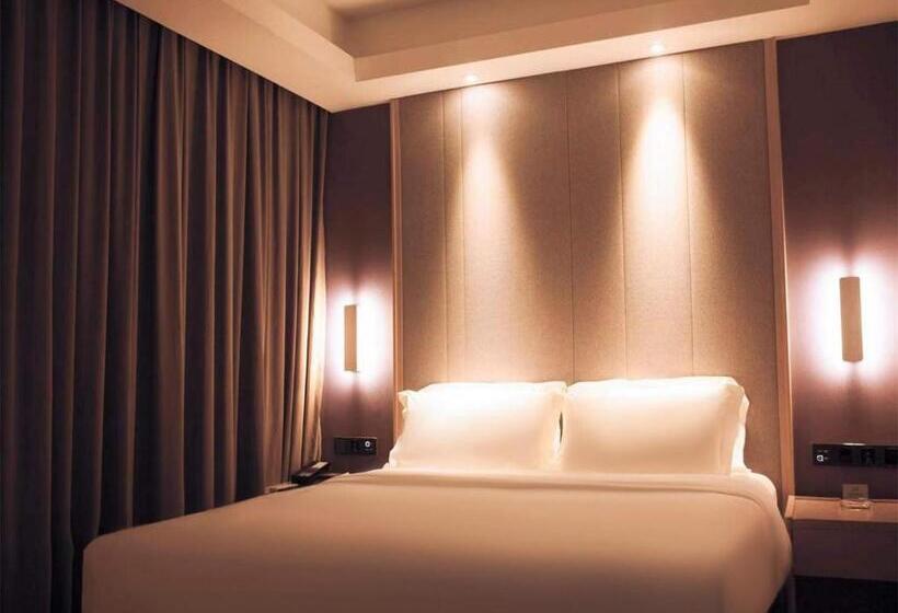 Lavande Hotel Qiqihar Supervisory Office