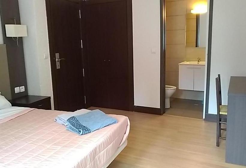 تختخواب و صبحانه Lindo Carillon