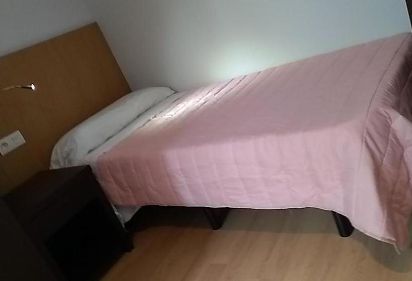 تختخواب و صبحانه Lindo Carillon