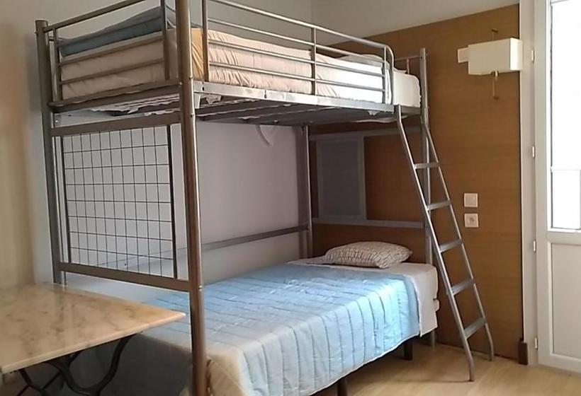 تختخواب و صبحانه Lindo Carillon