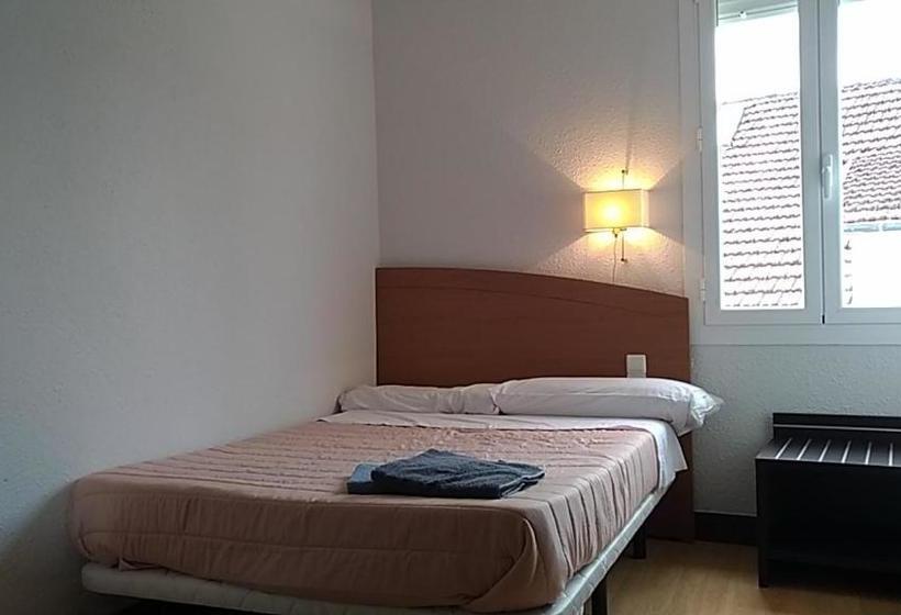 تختخواب و صبحانه Lindo Carillon