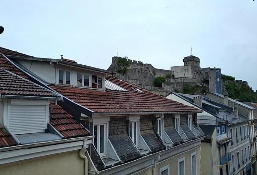 تختخواب و صبحانه Lindo Carillon