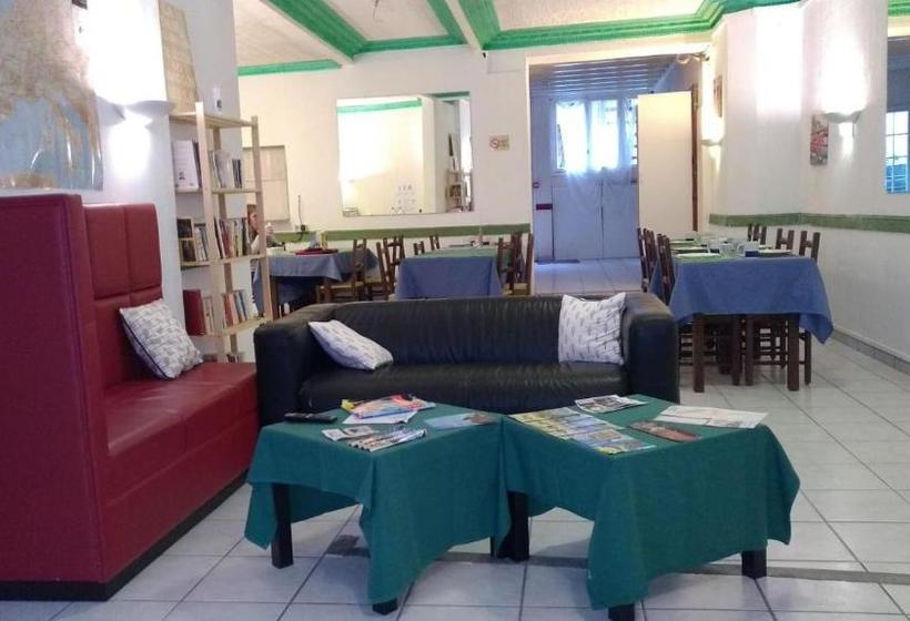 تختخواب و صبحانه Lindo Carillon