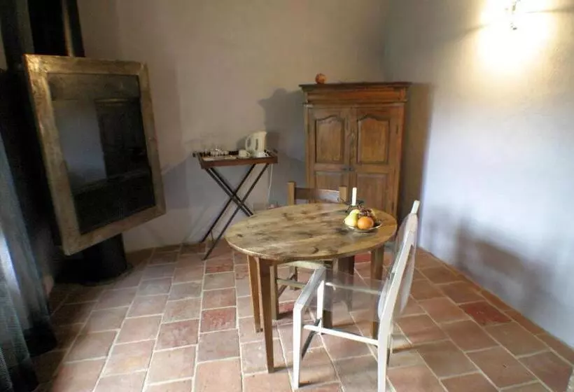 Hotelli Le Case Della Saracca