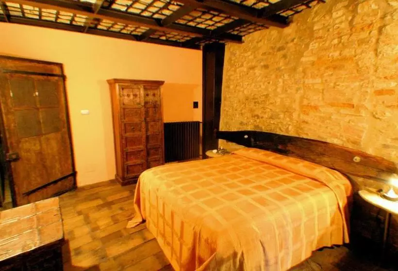 Hotelli Le Case Della Saracca