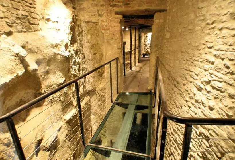 Hotelli Le Case Della Saracca