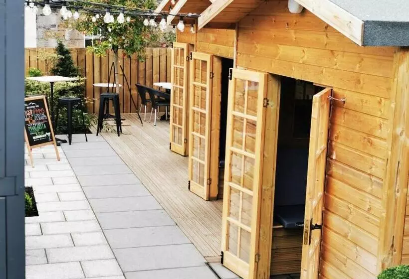 هاستل The Balerno Inn