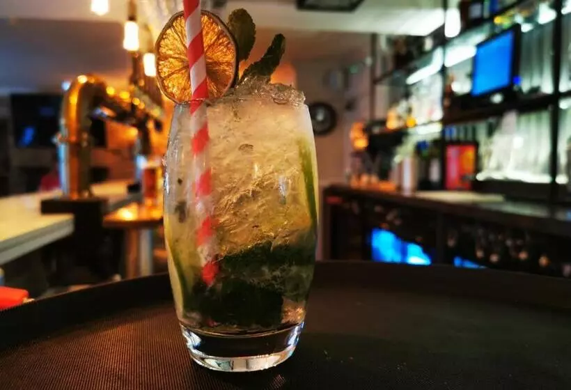 هاستل The Balerno Inn