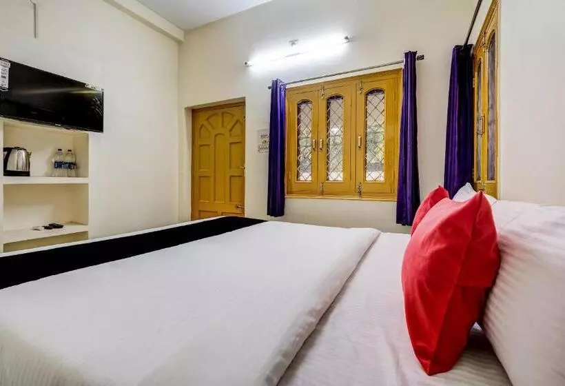 Hotelli Super Capital O Gulmohar Marriage Garden