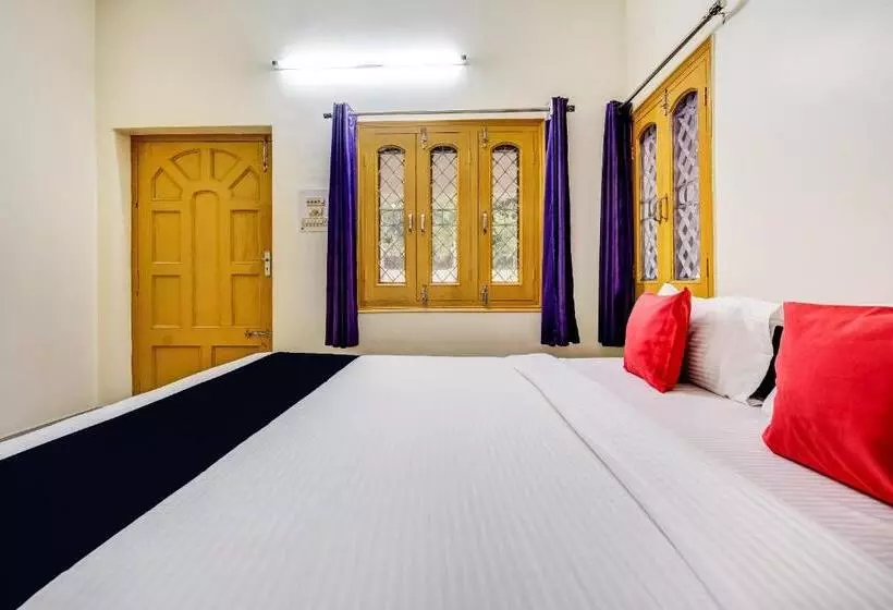 Hotelli Super Capital O Gulmohar Marriage Garden