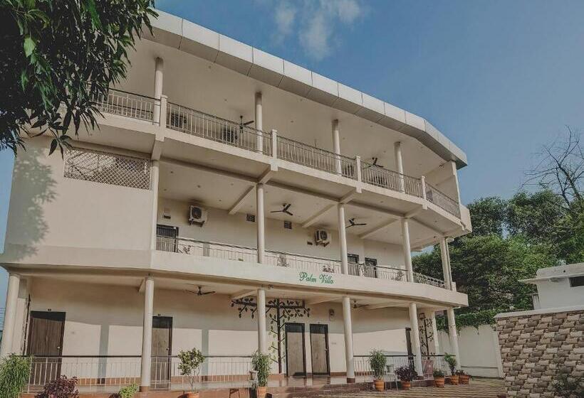 هتل Super Capital O Gulmohar Marriage Garden