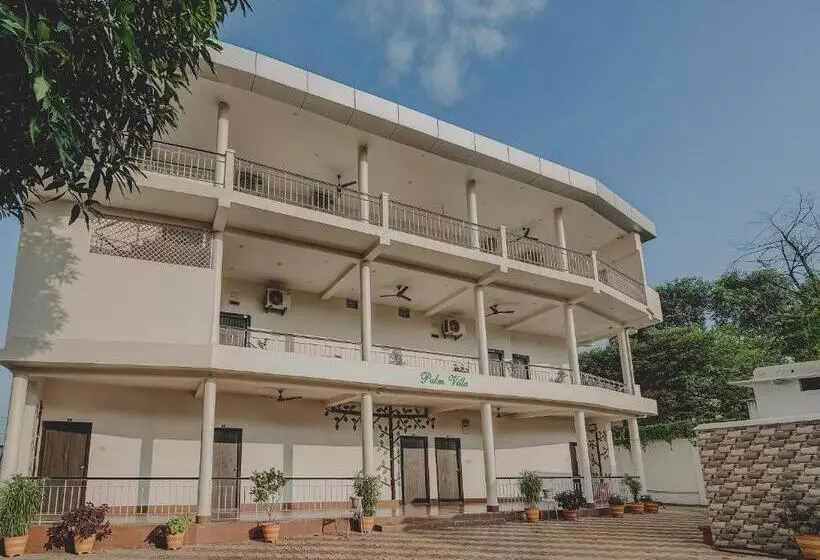 Hotelli Super Capital O Gulmohar Marriage Garden